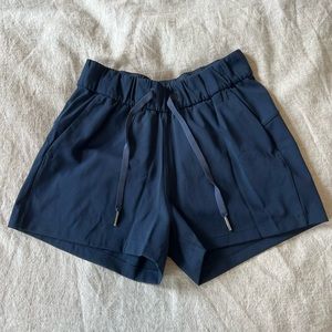 Lululemon On The Fly Shorts, Navy